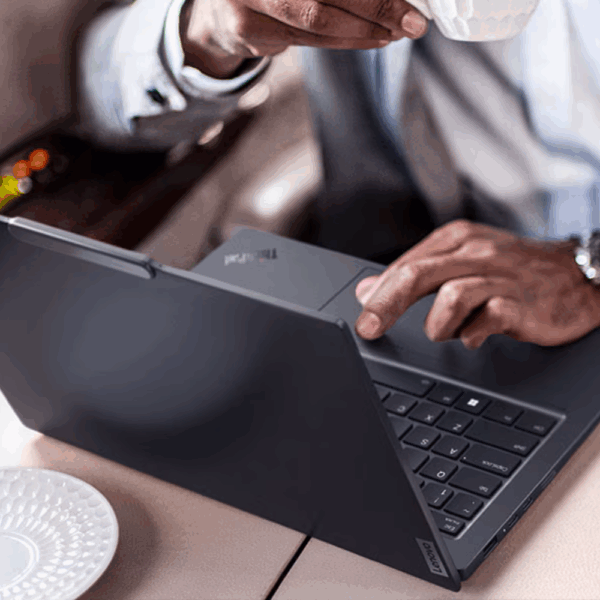 Lenovo Laptop 16 ThinkPad E16 Gen2 - WUXGA, R7-7735HS, 16GB DDR5 512GB SSD (2)